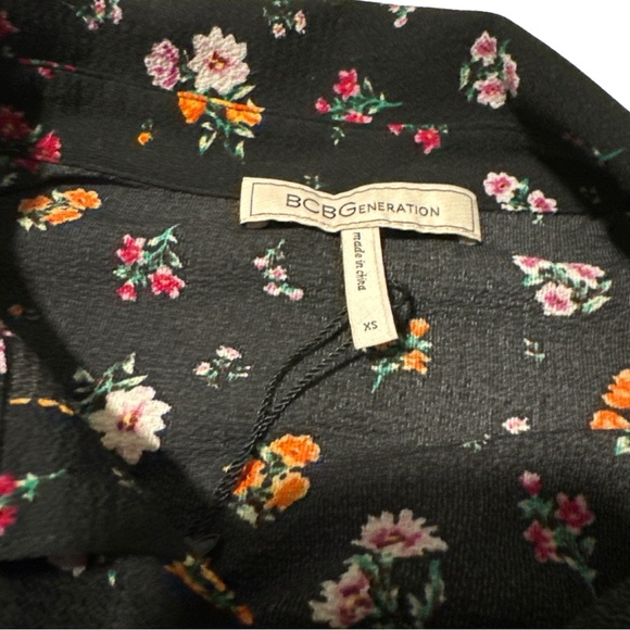 💐Floral Dream Cropped Blouse - Perfect for Fall/Winter! - Picture 5 of 8